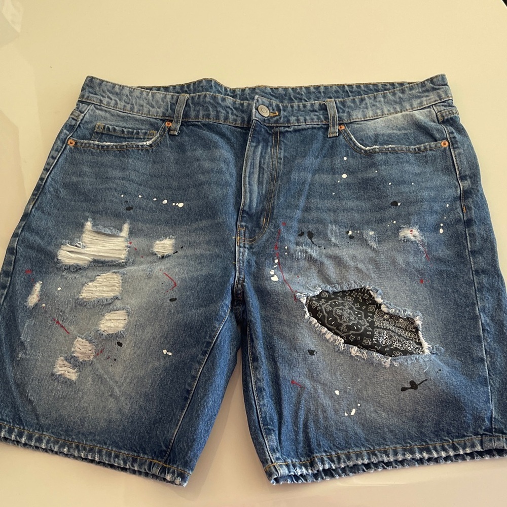 No Boundaries Distressed Blue Jean Shorts